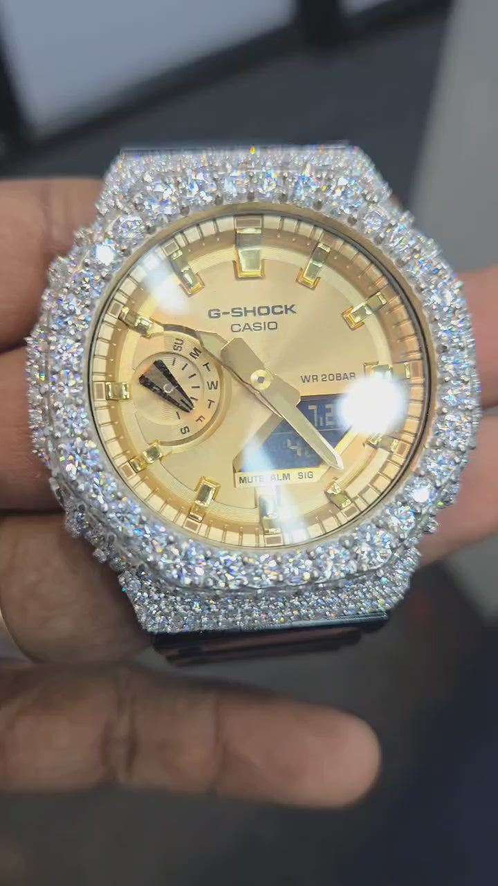 Attractive Men's Wrist Watch With Fully Studded Moissanite Diamonds